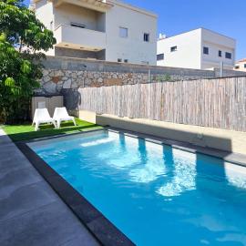 המקום של אסי - Assi's place, hotel in Oshrat