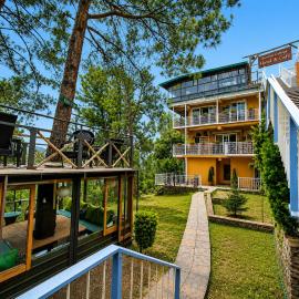 Hotel Sunrise Cottage, hotel di Dagshai