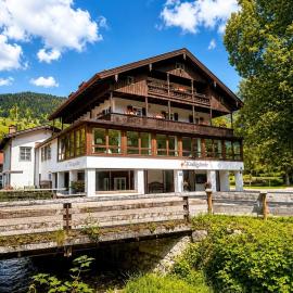 Hotel garni Königslinde - Wandern, Radeln, Skifahren & Genießen, готель у місті Байрішцель