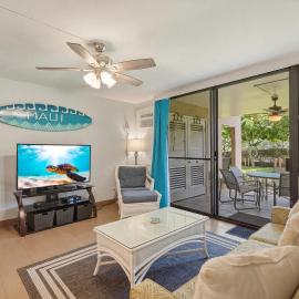 Relaxing Maui getaway with pool & steps to beach