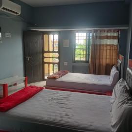 Subhalaxmi Hotel and Lodge, hotel a Bahāsi