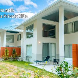 CORAL ISLAND 1棟貸し 天然ビーチまで徒歩5秒 ジャグジー付きVilla, hotel v destinaci Nago
