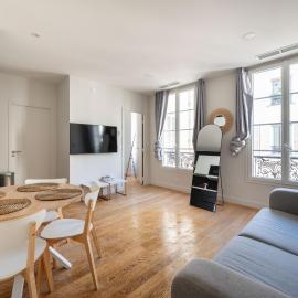 Cozy and Central 2BDR Modern Home in 10th Paris, hotel a París