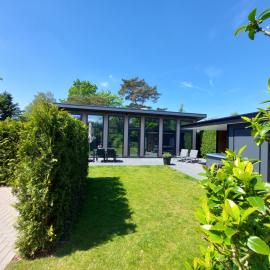 Comfort bungalow 01 met jacuzzi, hotel en Putten