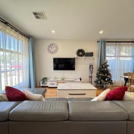 Home 3BR Plympton 6km to City & Beach