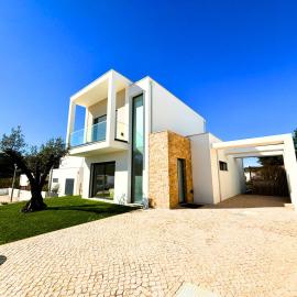 Casa da Lagoa - By SCH