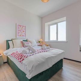 3-Bed Barry Island Apartment | Stunning Sea Views