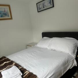 Cosy room in a private house, hotel en Midleton