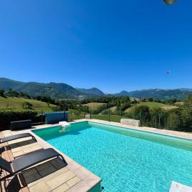 La Maison Lou Nis - 8 personnes - Piscine, hotel i Lestelle-Bétharram
