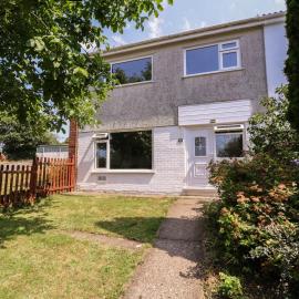 24 Cefn Court