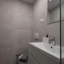 Downtown Condo w Huge TV, hotel u Zagrebu