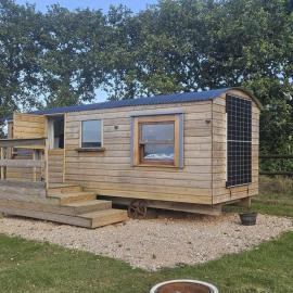 Pretty Off Grid Shepherds Hut