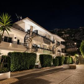 Albatros Apartments、リカータのホテル