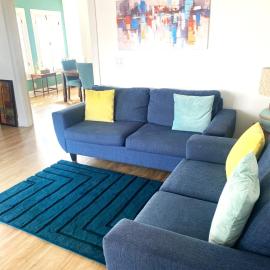 2BR Upper Near Downtown