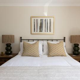 Swan Cottage by The Butler Collection, hotelli kohteessa Emsworth