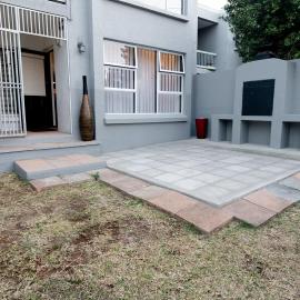 Stylish 2-Bedroom Retreat with Private Garden & Braai in Fourways