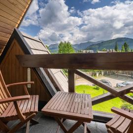 Krokus Pokus basen sauna widok na Tatry