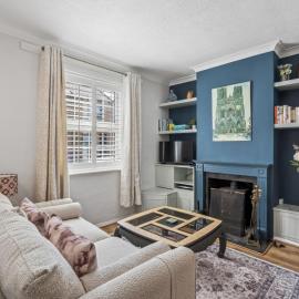 Central Windsor Home - Free Parking - By Tempstay
