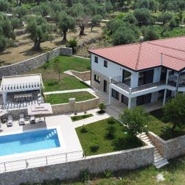 Villa Adria Heights – hotel w mieście Pečurice