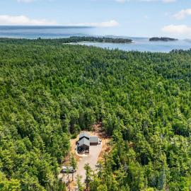 Dog Friendly home in Baileys Harbor near Cana Island Lighthouse