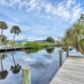Home on Saltwater just minutes from Boca Grande!, hotel u gradu Placida
