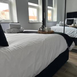 Modern Borehamwood Flat - 2 Min Walk to Station, hotel a Borehamwood