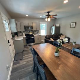 Whispering Pines Cottage, hotel a Egg Harbor City