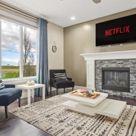 Sleeps 13, fireplace, 2 living rooms, king bed
