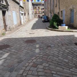 Maison traditionnelle cœur de village classé، فندق في Le Malzieu-Ville