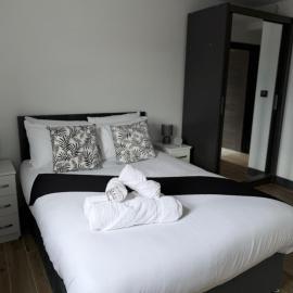 Modern 2BR-2BA Private Balcony & Free Parking