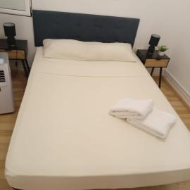 Stylish Apartment in Downtown Budapest, hotel in Pusztavacs