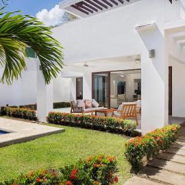 4 BR Beach House with Pool, 1-Min Walk SJDS Bay, hotel in San Juan del Sur