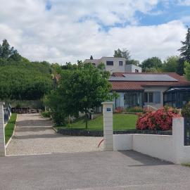 Gite des Reguinelles, Hotel in Saint-Lattier