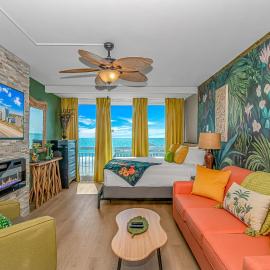 Beautifully Renovated Bamboo Beachfront Bungalow - Yachtsman 502