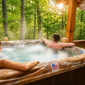 Luxury Cabin Hot-Tub Resort Pools King-Bed Fire-Pit Pickleball, hótel í Ellijay