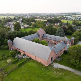 Logie Chateau-ferme De Hombroux、Ansのホテル