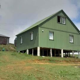 Guest House Cozy home、Gomiのホテル