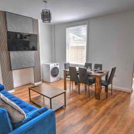 Modern Family & Contractor Home - Free Parking - Garden - Sleeps 6 - Fast WiFi -