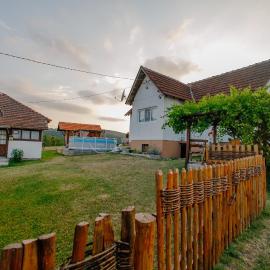 Dedina kuća, hotel in Gornji Milanovac