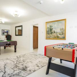Ocean Breeze 3 Ensuite Bedroom Lower House with Games Room