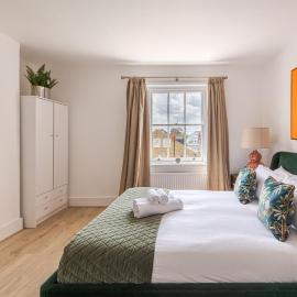 Chic 1BR Teddington Apartment Modern & Bright