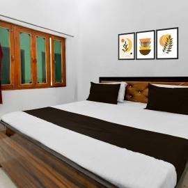 Sītāpur में, होटल SPOT ON by OYO Royal Hotel