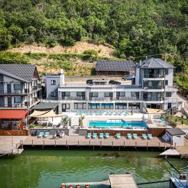 CASA 9 - villa & spa: Eşelniţa şehrinde bir otel