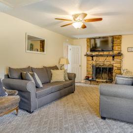 1 Mi to MCAS New River: Peaceful Home w/ Patio, hotel in Jacksonville