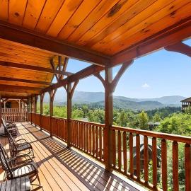 Luxury 9BR Gatlinburg Cabin with Mountain Views, Hot Tubs, Theater & Game Room, hôtel à Gatlinburg