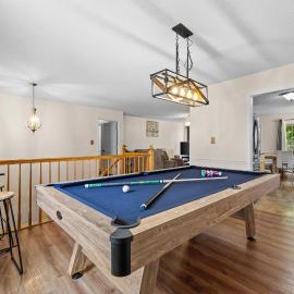 Family Retreat Game Room and Fire Pit Sleeps 8