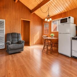 Hideaway Cabin - Cozy romantic cabin perfect for couples