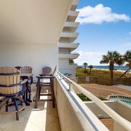 SeaSpray beachfront paradise with 3 pools hot tub marina & tennis, מלון בפרדידו קי