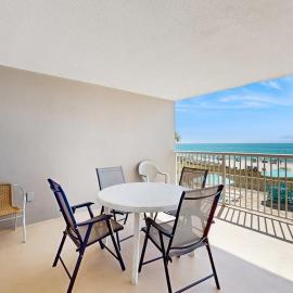 Gorgeous Oceanfront condo with washer dryer Gulf front balcony pool hot tub โรงแรมในเพอร์ดีโดคีย์