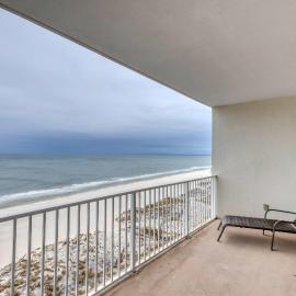 Beachfront condo with balcony indoor & outdoor pools sauna & hot tubs, hotel v destinaci Gulf Shores